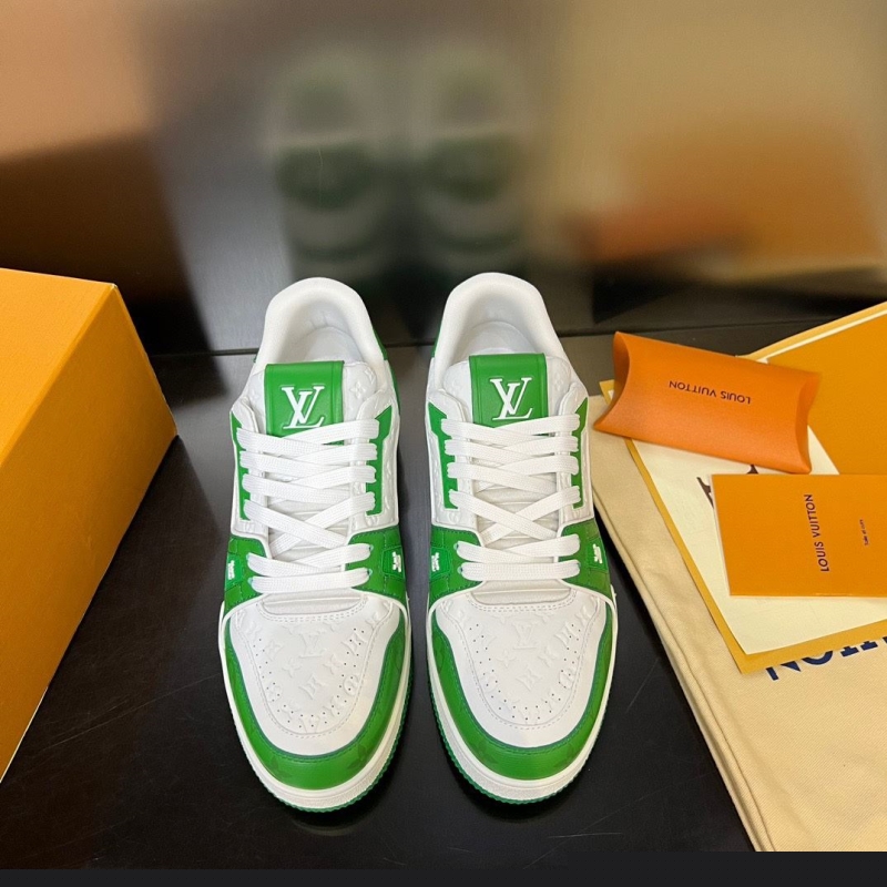 l**is V*t*n sneakers